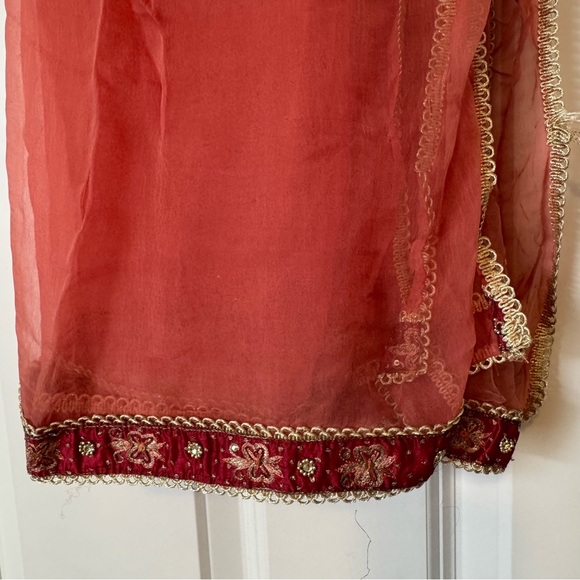Indian/Pakistani Silk Salwar Kurta Suit - Picture 11 of 12